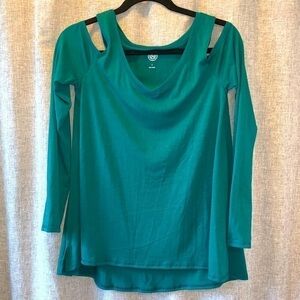 *WOMENS SO cold shoulder long sleeve top small